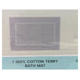 Costco 4 Piece Bath Set - Curtain/Liner/Rug/Hooks - Amazing