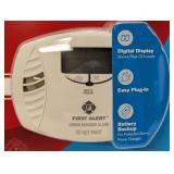 FIRST ALERT Dual-Power Plug-In Carbon Monoxide Detector with Battery Backup and Digital Display, CO615 , White