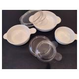 Six Piece Pyrex Microwave Dishes w/Lids