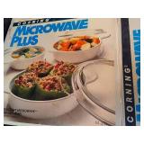 Six Piece Pyrex Microwave Dishes w/Lids