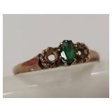 Vintage Tested 10k Gold Ring with Emerald Green Gemstone