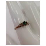 Vintage Tested 10k Gold Ring with Emerald Green Gemstone