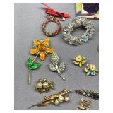 Vintage Jewelry Collection Brooch Pins Lot