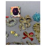 Vintage Jewelry Collection Brooch Pins Lot