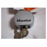 Master Lock Hasp with 2 Keys, 51mm Cut