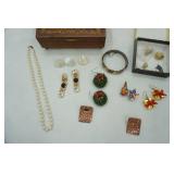 Vintage Music/Jewelry Box & Jewelry