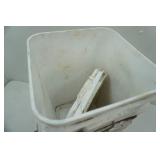 Buckets with lids (3ct)