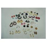 Jewelry Lot: earrings