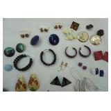 Jewelry Lot: earrings