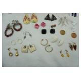 Jewelry Lot: earrings
