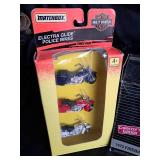 Harley Davidson Electra Glide Police Bikes & American Muscle 1973 Firebird Trans am (1/18 Scale)