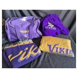 Minnesota Vikings Duffle Bag & 3 Blankets