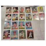 Lot of 20 1965 Vintage Topps Baseball Cards