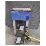 PARTS WASHER WITH HALOGEN LIGHTS AND BONUS RAMPS