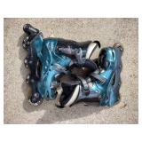 2 Ultra wheels roller blades with bags