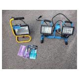 2 Halogen lights with bulbs