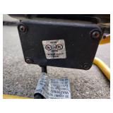 2 Halogen lights with bulbs