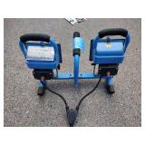 2 Halogen lights with bulbs