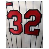 New MN Twins #32 MLB jersey Majestic size L