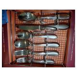 Cambridge 42 piece chrome buffet server