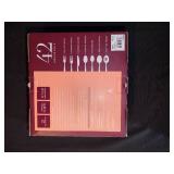 Cambridge 42 piece chrome buffet server