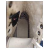 White figure skates women’s size 5 and size 8