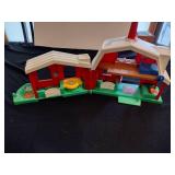 Fisher price little people farm with figures