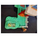 Fisher price little people farm with figures