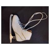 DBX figure skates women’s size 8