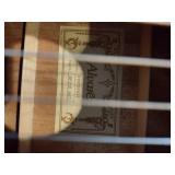 Alvarez acoustic guitar RF210 NAT hard case and wall mount included