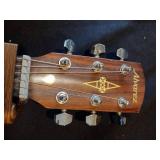 Alvarez acoustic guitar RF210 NAT hard case and wall mount included
