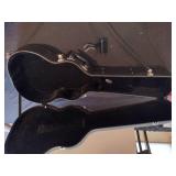 Alvarez acoustic guitar RF210 NAT hard case and wall mount included