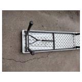 6 plastic white foldable benches