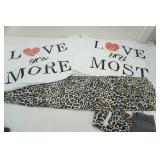 2 sets of pillow cases