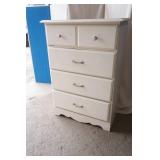 4 drawer dresser 28.5"x17"x40"