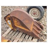Hensley Excavator Trench Bucket Attachment with Teeth 15 1/2" Wide