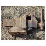 Antique Rock Island MFG Bench Vise No. 73