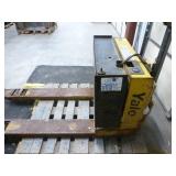Yale electric pallet jack - takes FOUR 6-Volt batteries, 4000 lb lift