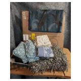 Brand New Garvee Gold Circle 24-Inch HD Round Bathroom Mirror with Assorted Linens and Rugs