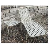 Lounge Chair with Accent Table / Sun Lounger with Accent Table