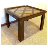 Pair of Mid Century Side Tables / Accent Tables