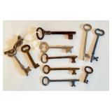 Assorted Vintage Metal Skeleton Keys
