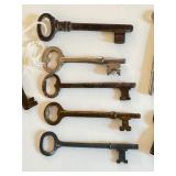 Assorted Vintage Metal Skeleton Keys