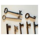 Assorted Vintage Metal Skeleton Keys