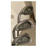 University of Minnesota Golf Bag with Golf Clubs