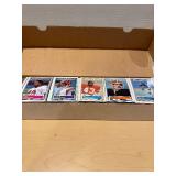 1983 Topps Football Card Lot - 800+ Cards