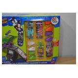 Hot Wheels Skate Aquarium and Arcade Skatepark Bundle