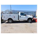 2006 Ford F350  XL 4WD Super Duty Utility Truck with Western Plow