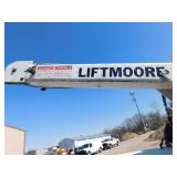 2006 Ford F350  XL 4WD Super Duty Utility Truck with Western Plow