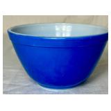 Set of 4 Vintage Pyrex Bowls and Round Casserole Dish with Lid